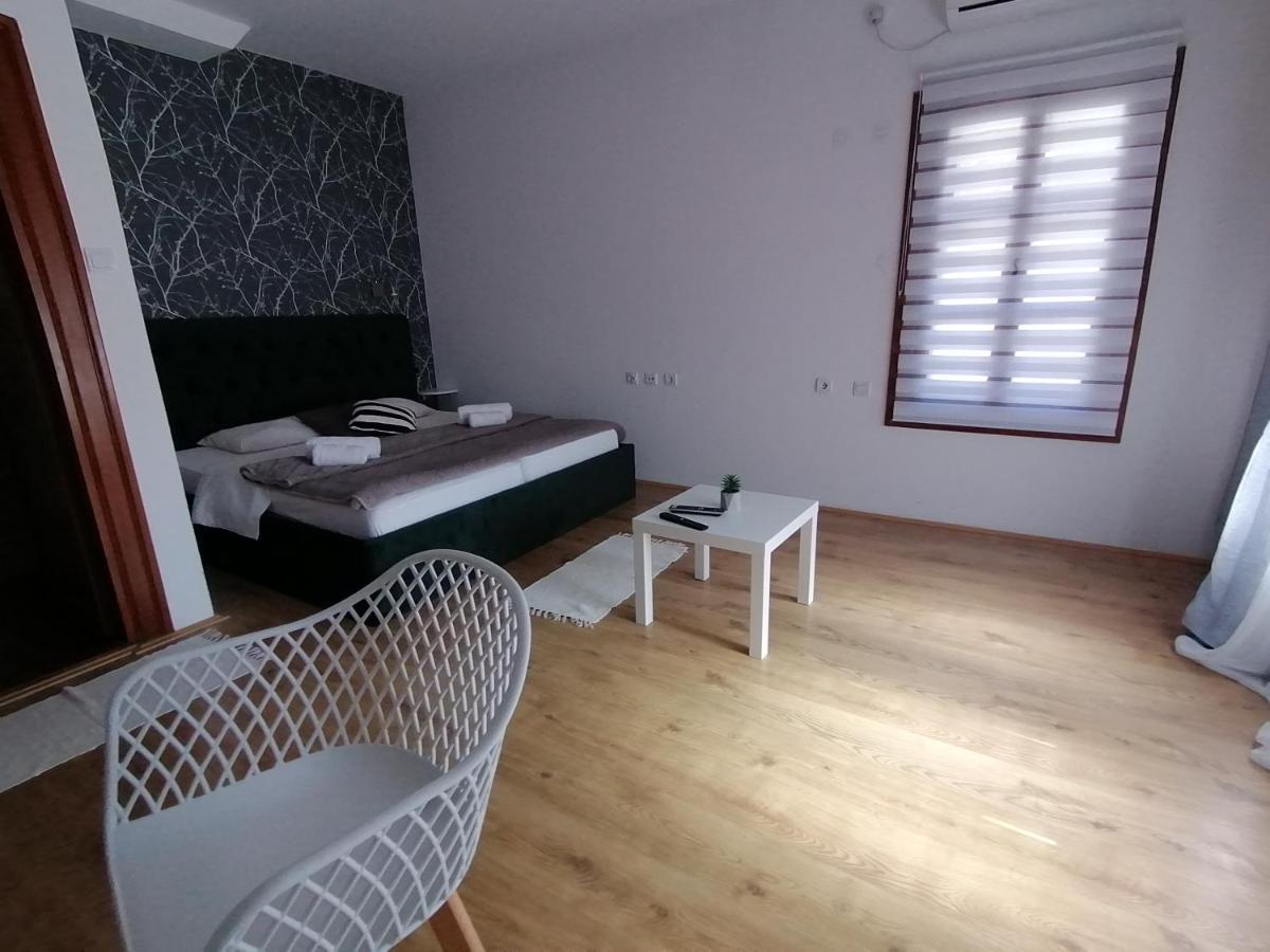 Mon Accommodation Free Parking Nis Exterior photo